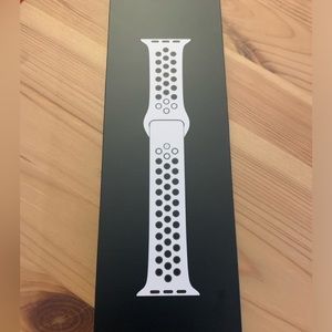 Apple Watch 40mm Desert Sand/Black Nike Sport Band